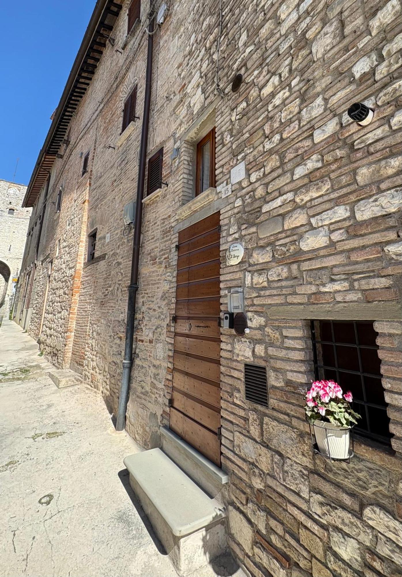 Casa Vacanze Il Borgo Gubbio Exterior foto